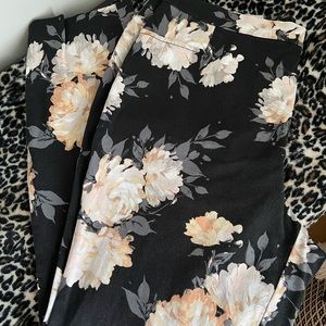 Isaac Mizrahi floral pull on pants